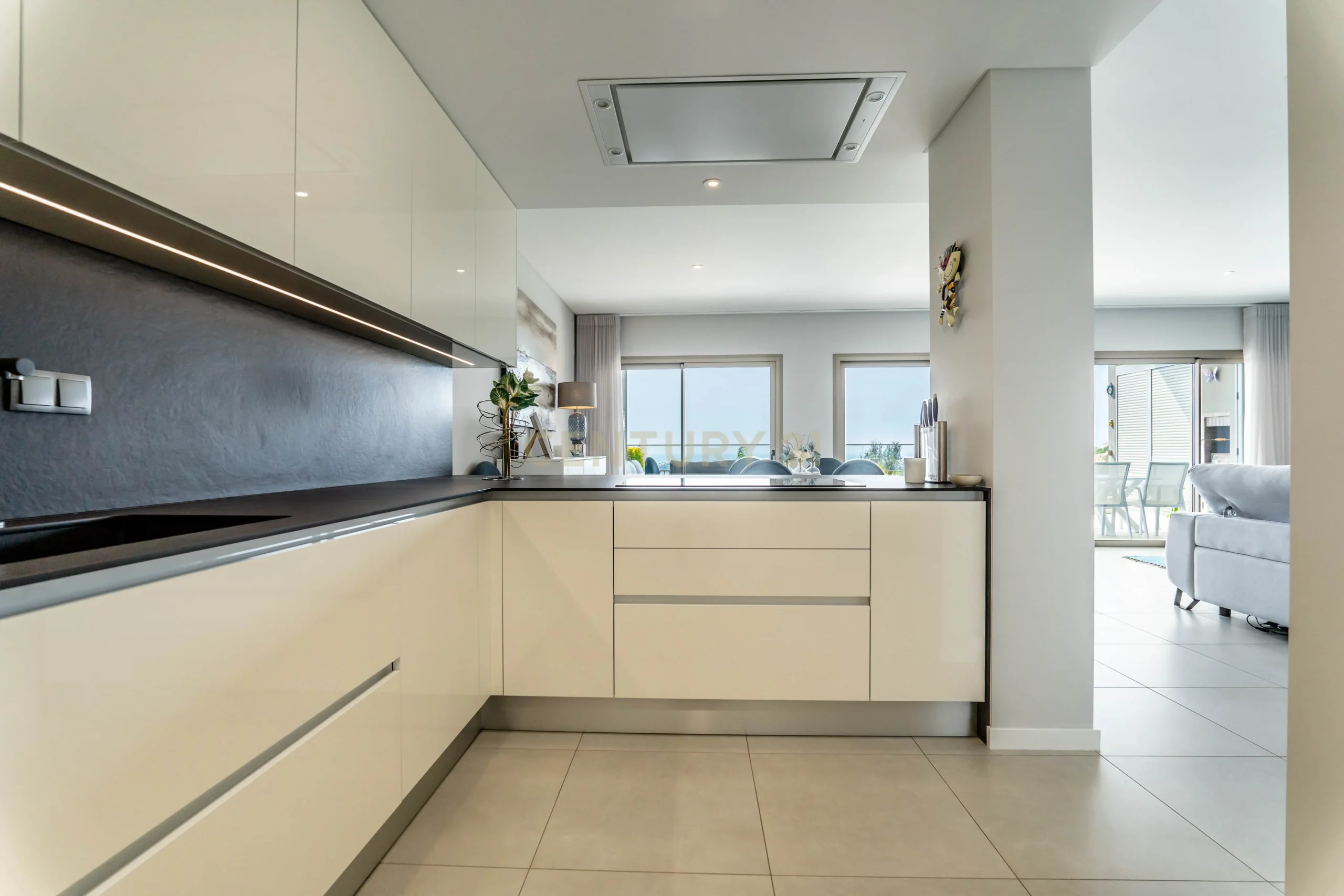 10b_9fdb836c-a448-4459-a83c-a2c965b57bbc