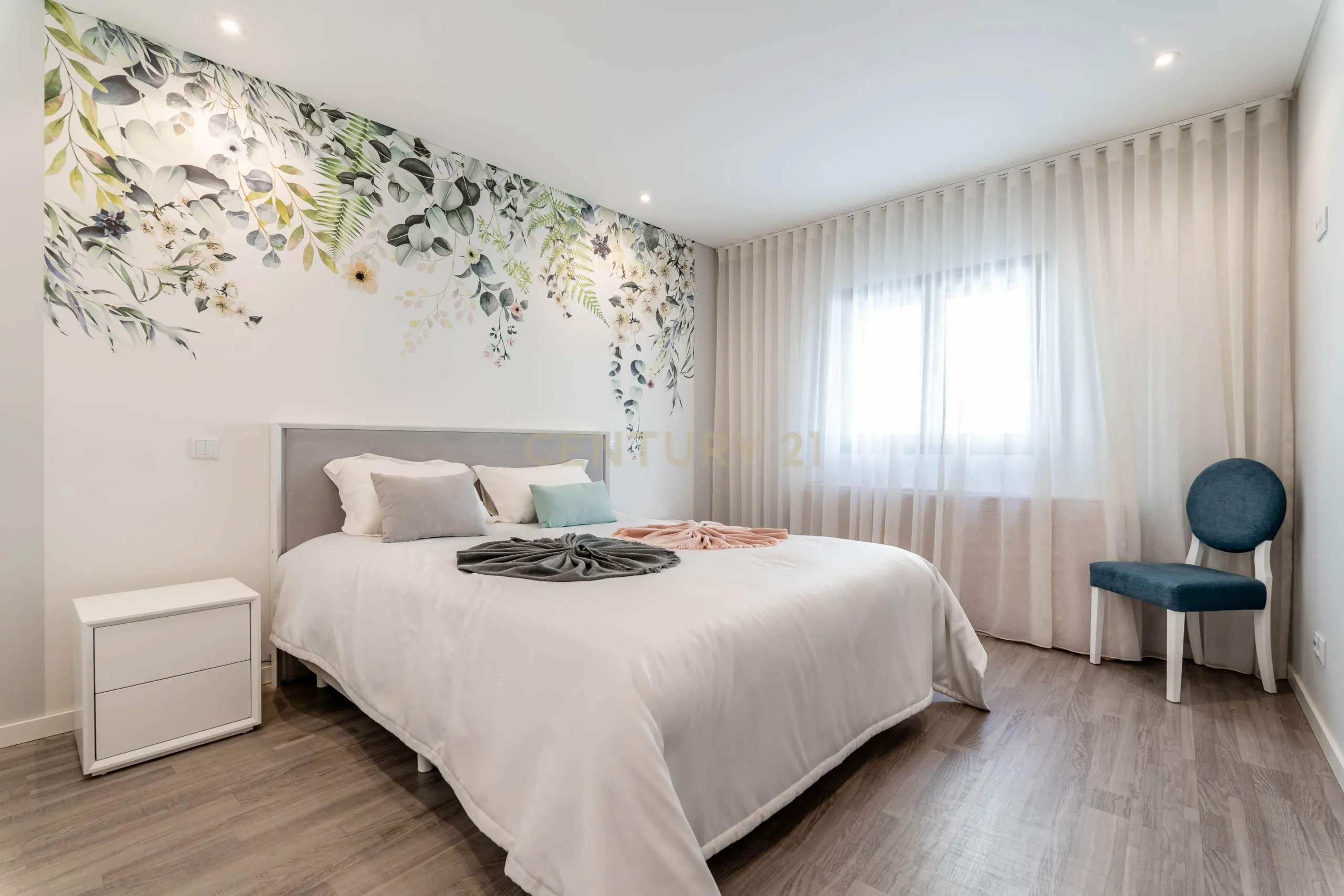 12_f1db7c7a-95c1-455c-b5ee-1cd3661432cc