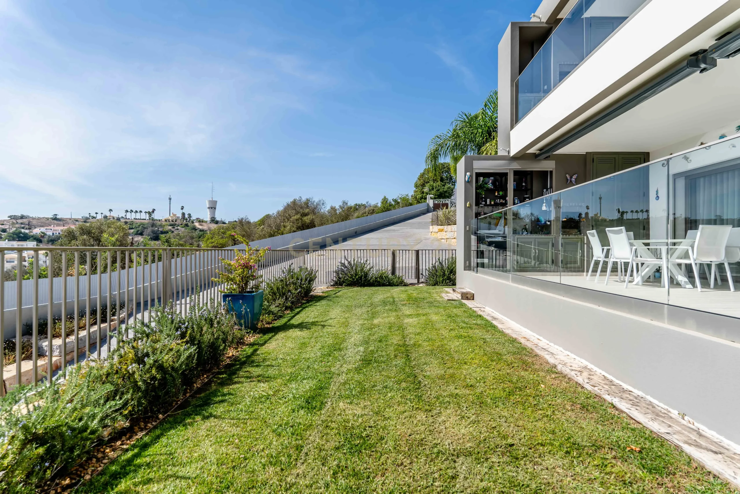 27b_ac9af20e-c883-4d93-ac42-50366c564450