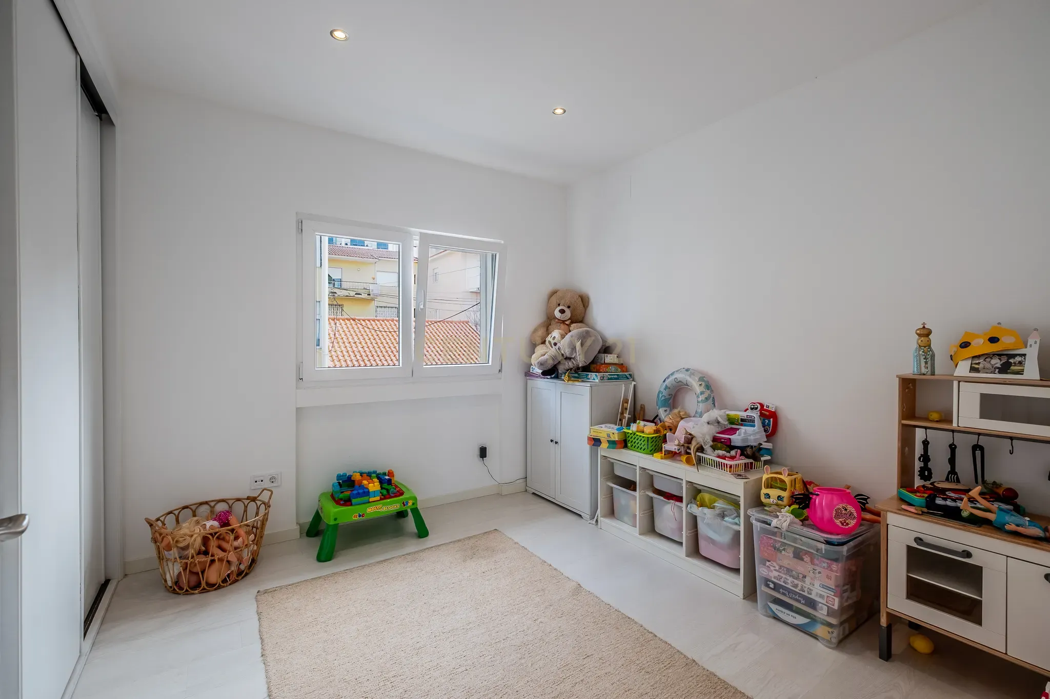 -deb4112-hdr_c197ab8d-de8a-4bf2-af39-ef5917a941bc