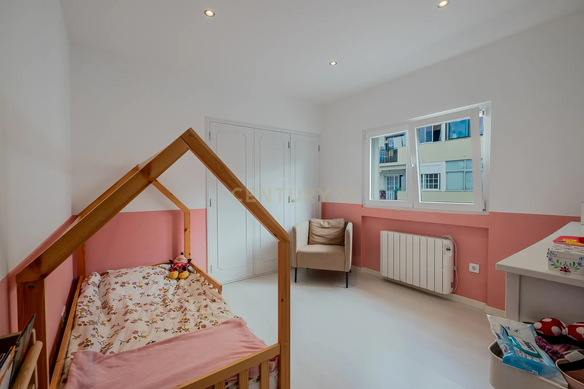 -deb4118-hdr_13474c83-34de-477d-aef6-bdf969937c40