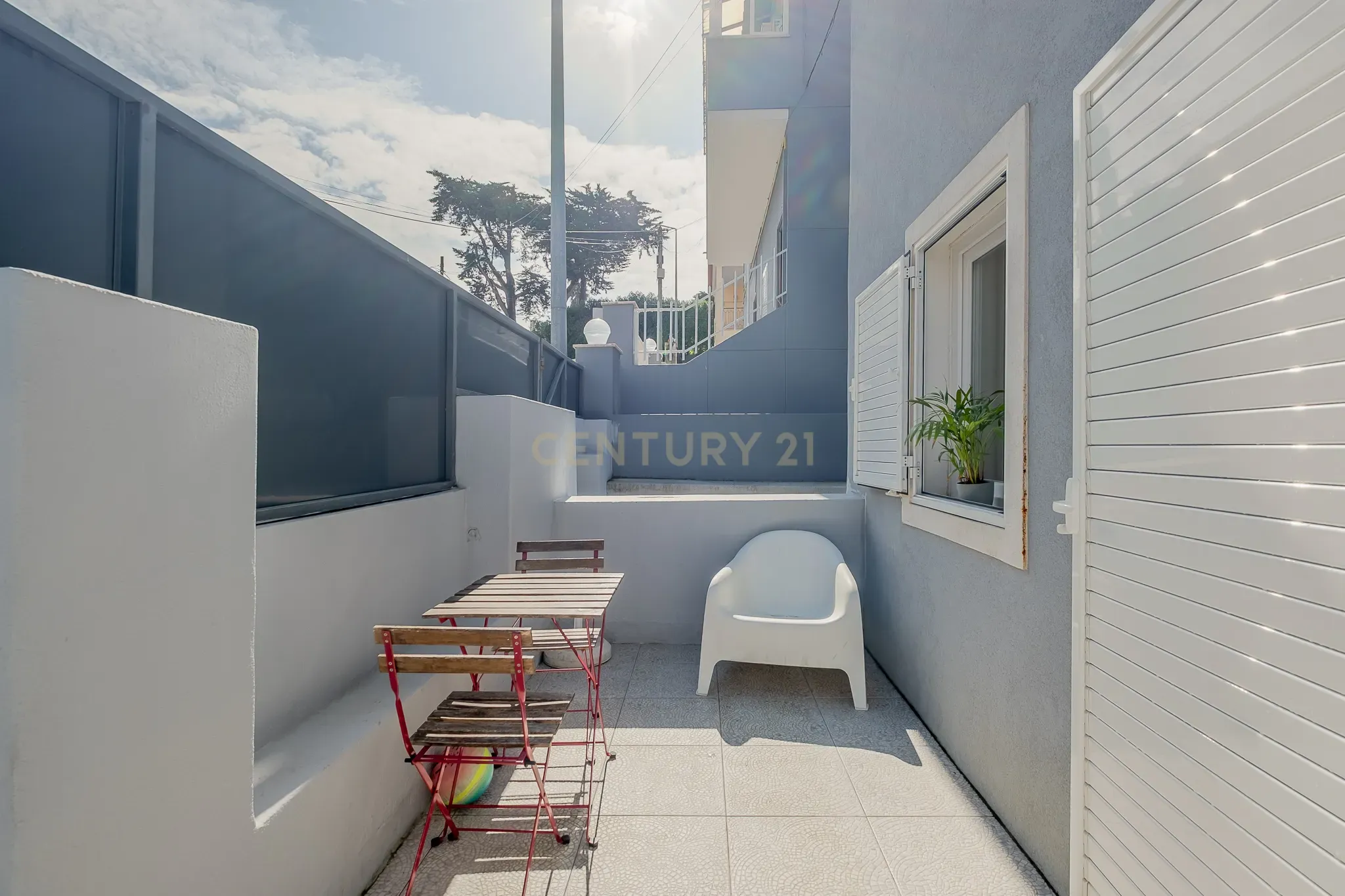 -deb4174-hdr_da44b38f-9267-4956-a60d-c408c178aa84