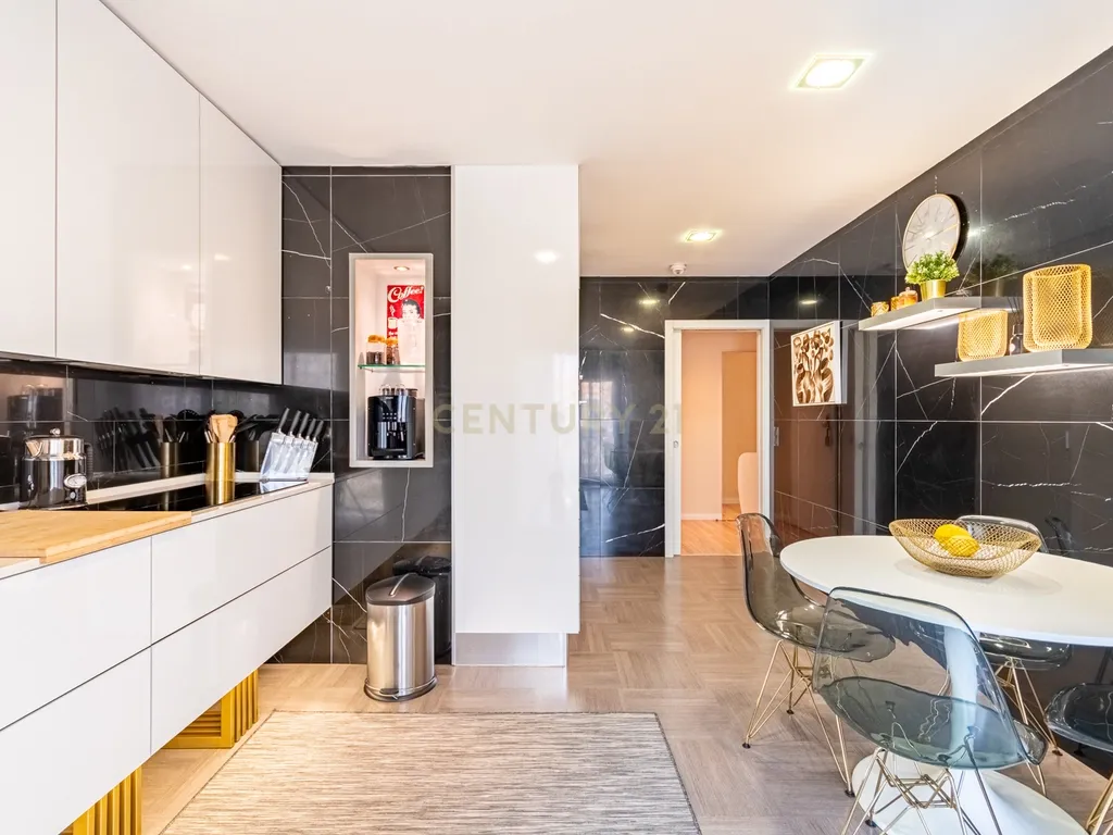 Apartamento T4+ em Afonsoeiro - imagem 12