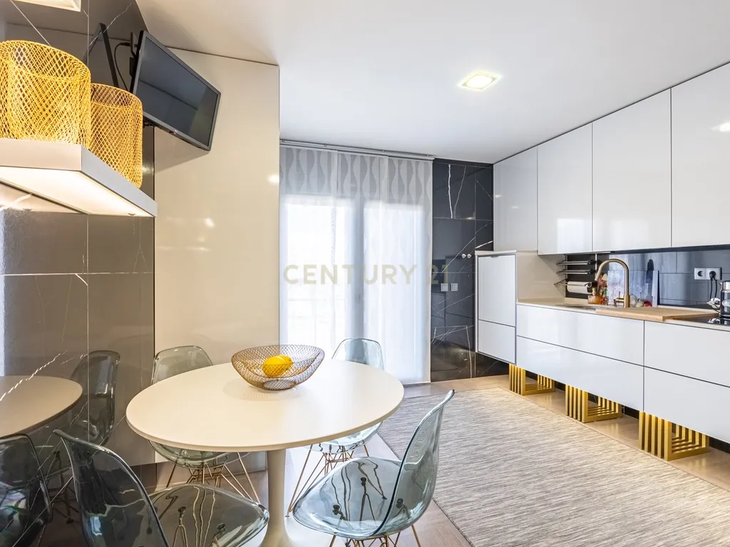 Apartamento T4+ em Afonsoeiro - imagem 13