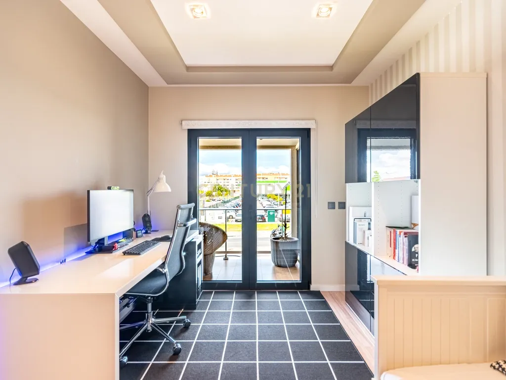 Apartamento T4+ em Afonsoeiro - imagem 17