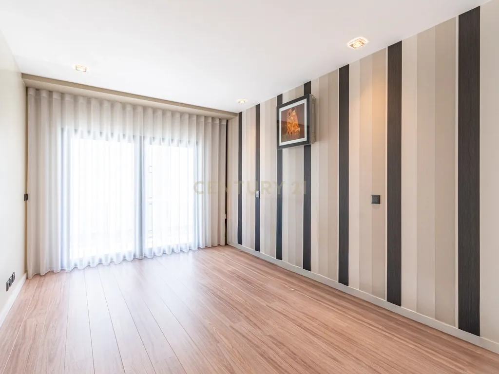 Apartamento T4+ em Afonsoeiro - imagem 26