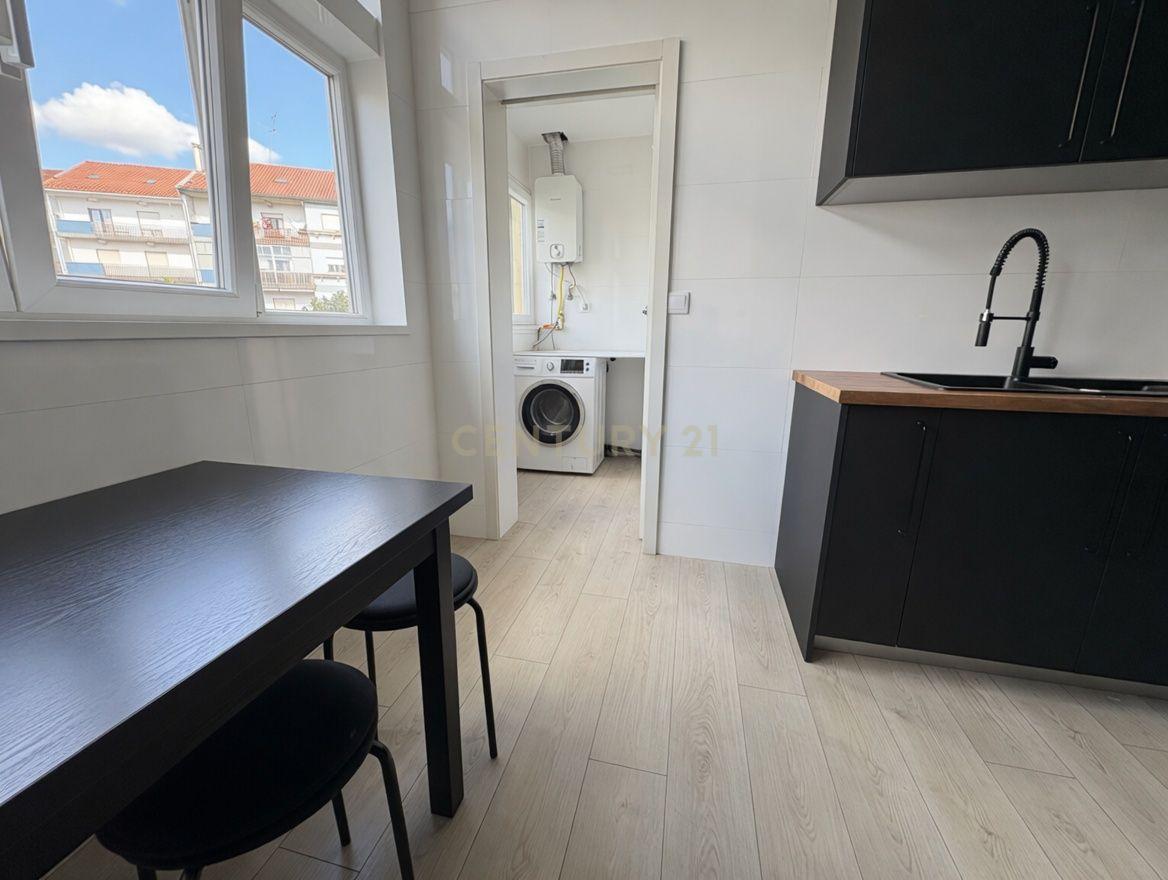 Apartamento T5 renovado em Santo António dos Olivais, Coimbra - imagem 6