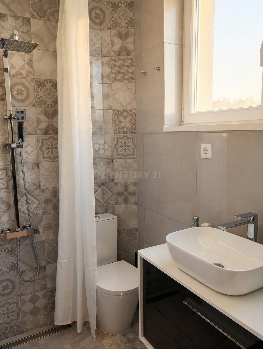 Apartamento T5 renovado em Santo António dos Olivais, Coimbra - imagem 29