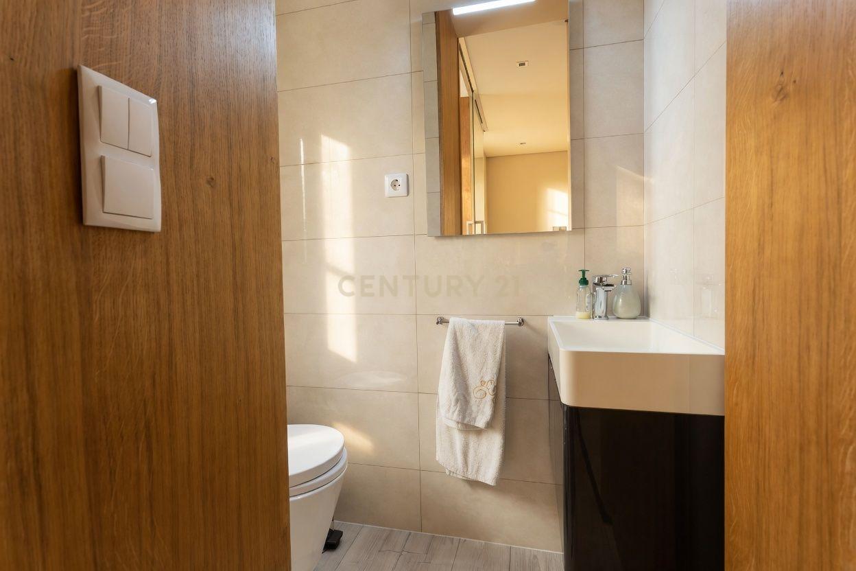 Apartamento T5 renovado em Santo António dos Olivais, Coimbra - imagem 32