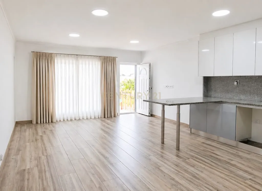 Loja convertida em apartamento. Oportunidade única! - imagem 2