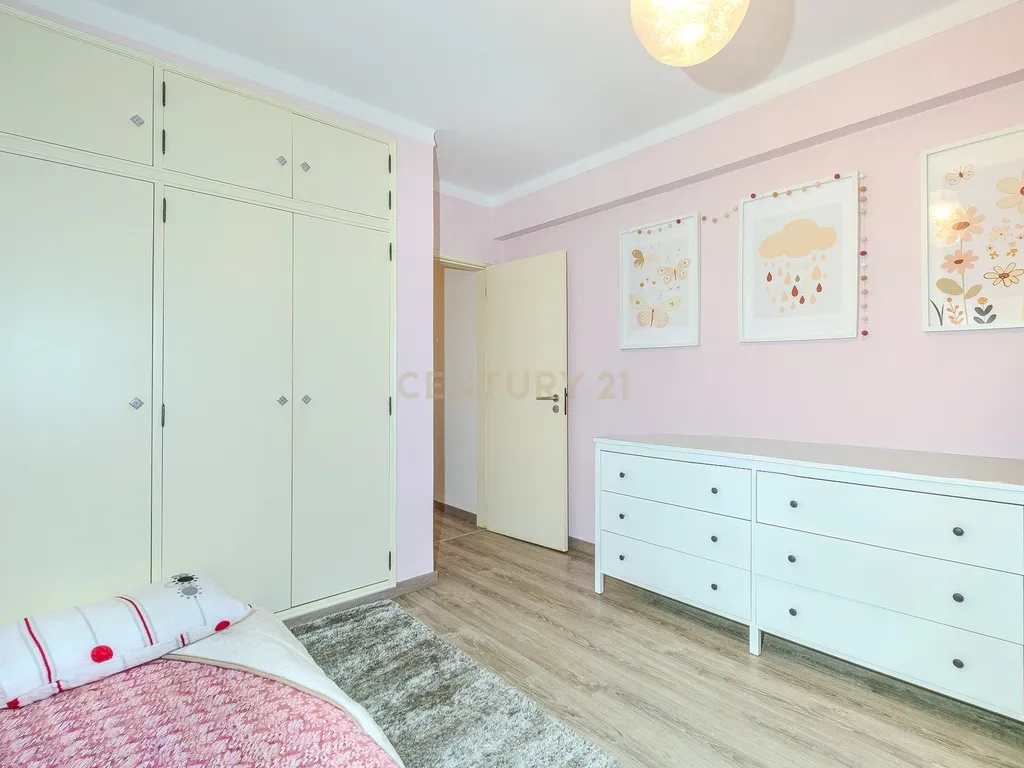 Apartamento T2 renovado, em Faro - imagem 10