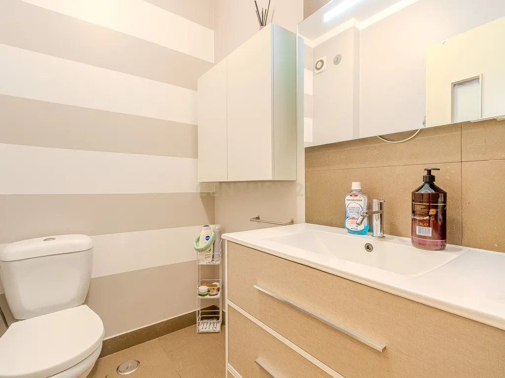 Apartamento T2 renovado, em Faro - imagem 12