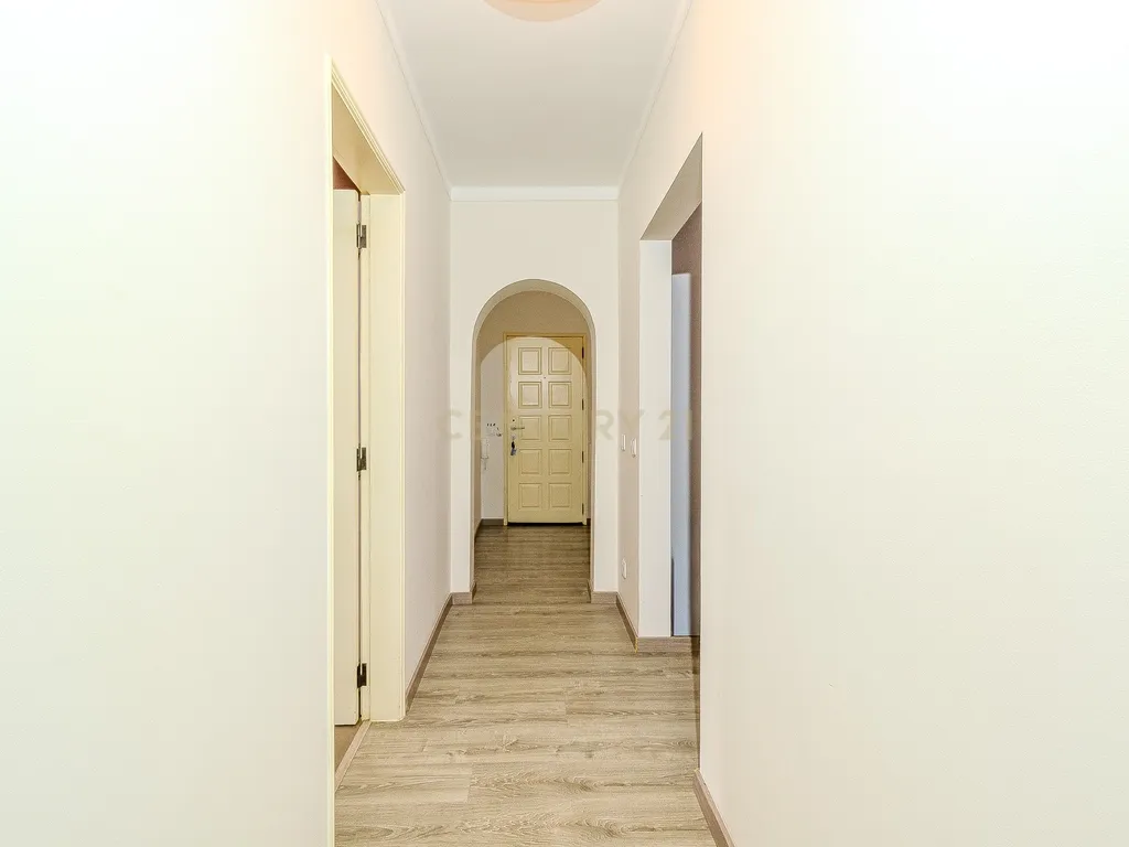 Apartamento T2 renovado, em Faro - imagem 13