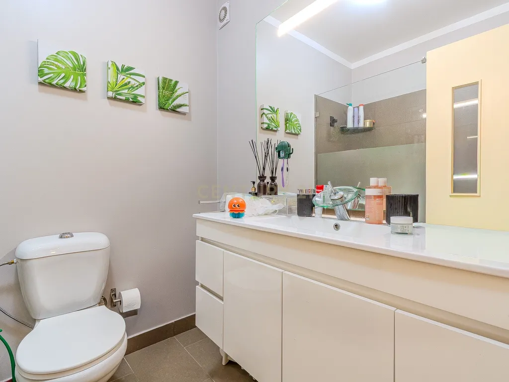 Apartamento T2 renovado, em Faro - imagem 16