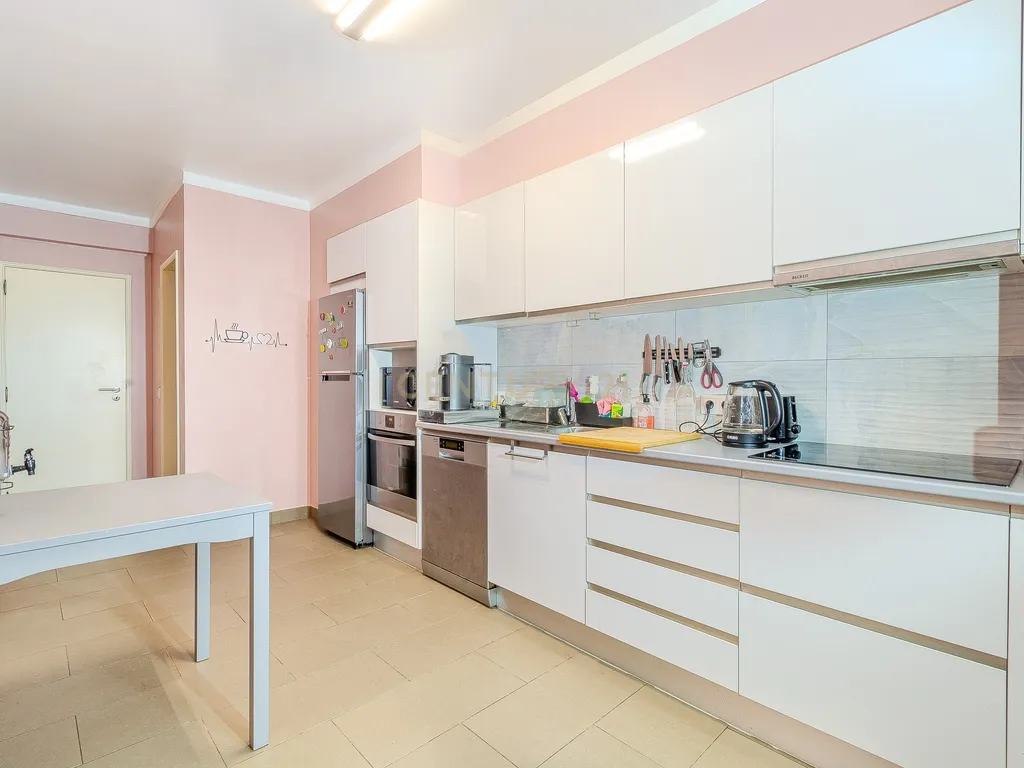 Apartamento T2 renovado, em Faro - imagem 6