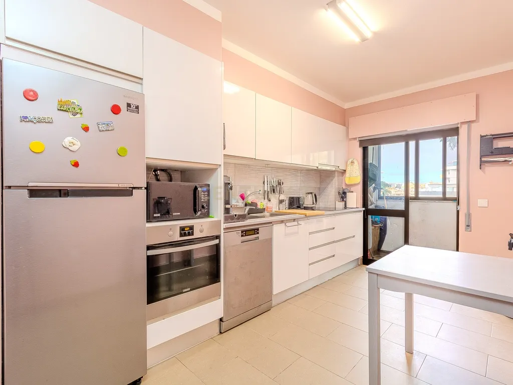 Apartamento T2 renovado, em Faro - imagem 9
