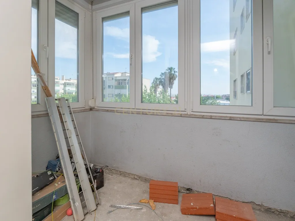 T3 com varanda em Renovação na Rua Ana de Castro Osório - Amadora - imagem 18