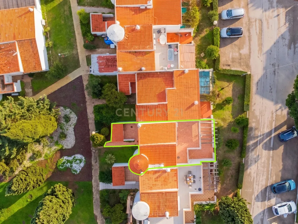 Moradia T3 em Renovação no Exclusivo Aldeamento Vila Senhora da Rocha – Armação de Pêra - imagem 3