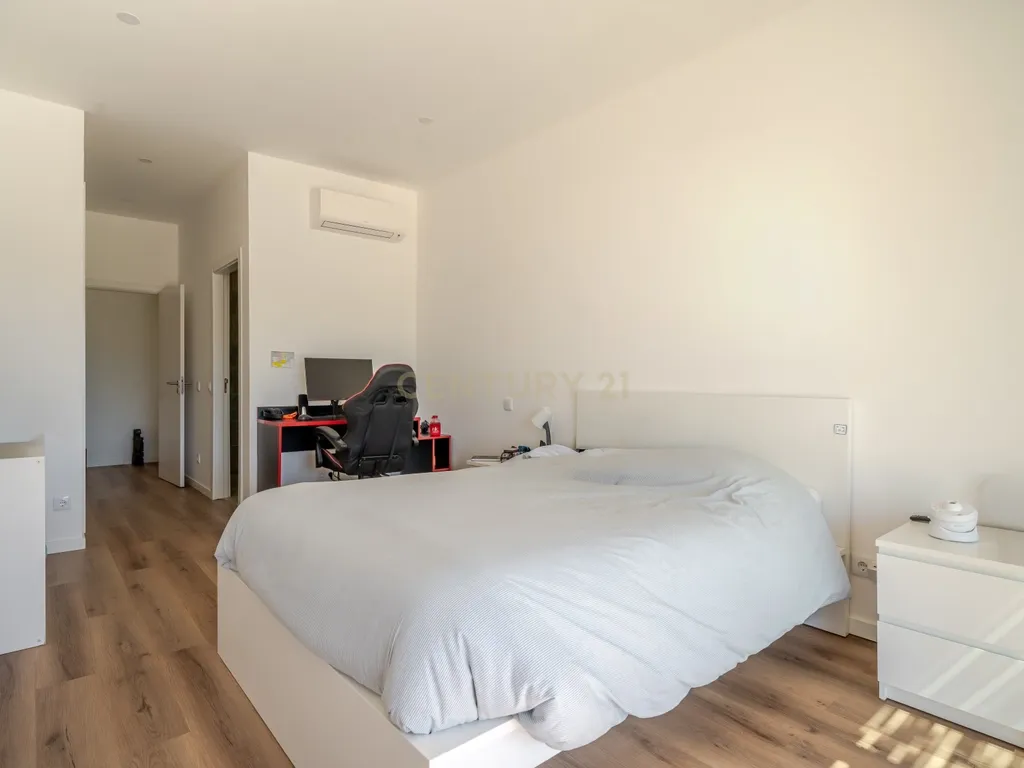 Moradia T3 Térrea de Luxo com Piscina Infinita, Privacidade Total e Ambiente de Campo - imagem 30