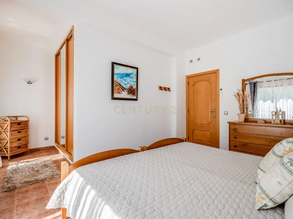 FANTÁSTICA MORADIA DE 4 QUARTOS COM PISCINA NA PRAIA DO VAU! - imagem 21