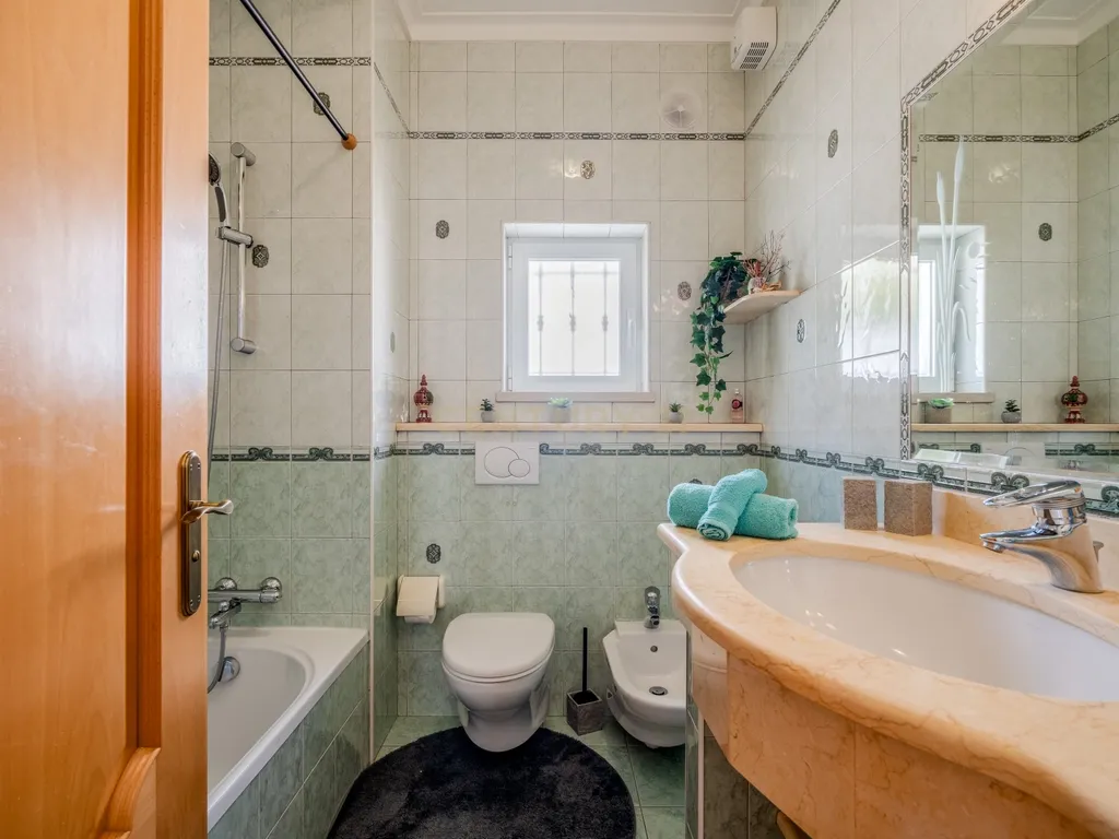 FANTÁSTICA MORADIA DE 4 QUARTOS COM PISCINA NA PRAIA DO VAU! - imagem 22