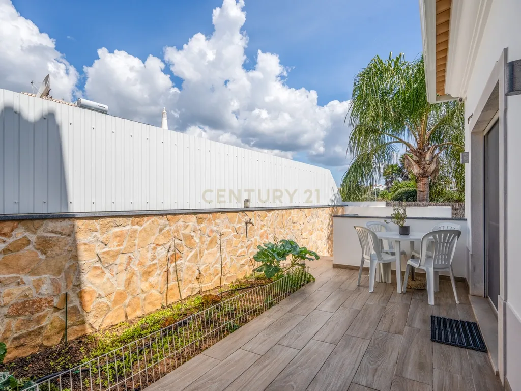 FANTÁSTICA MORADIA DE 4 QUARTOS COM PISCINA NA PRAIA DO VAU! - imagem 25