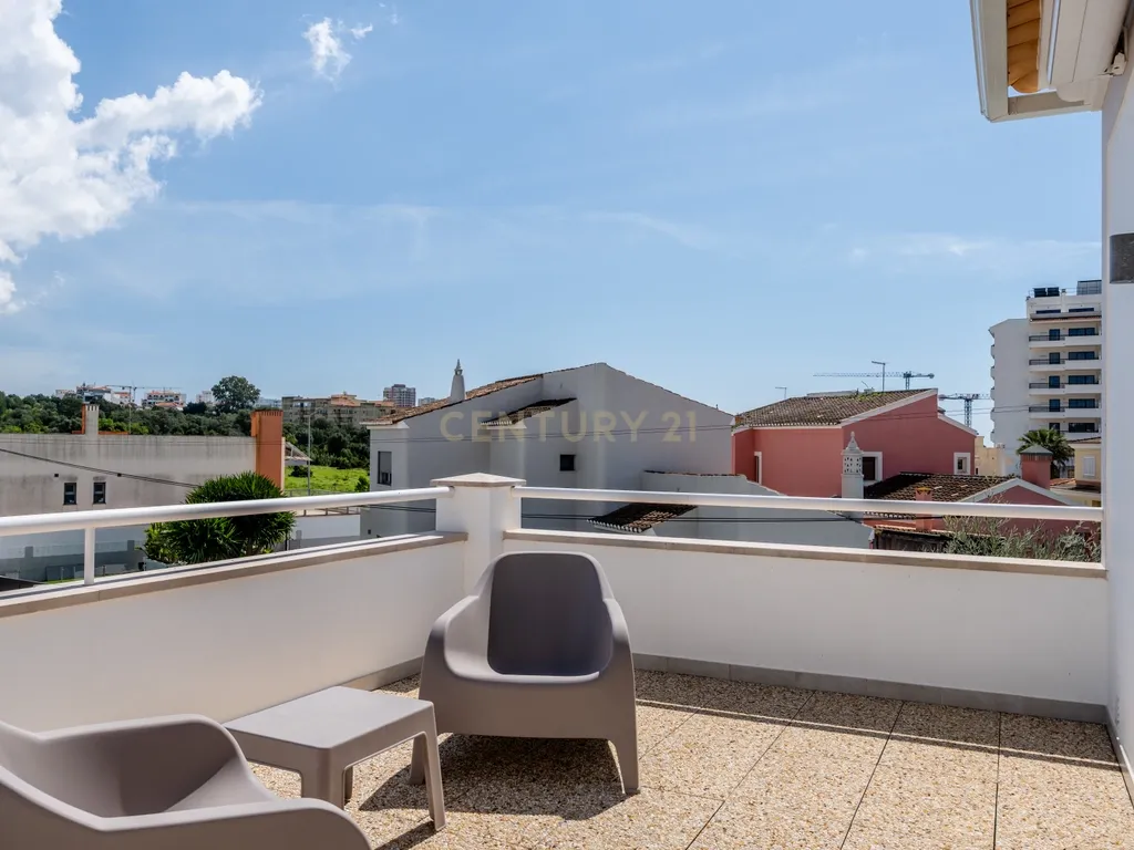 FANTÁSTICA MORADIA DE 4 QUARTOS COM PISCINA NA PRAIA DO VAU! - imagem 29