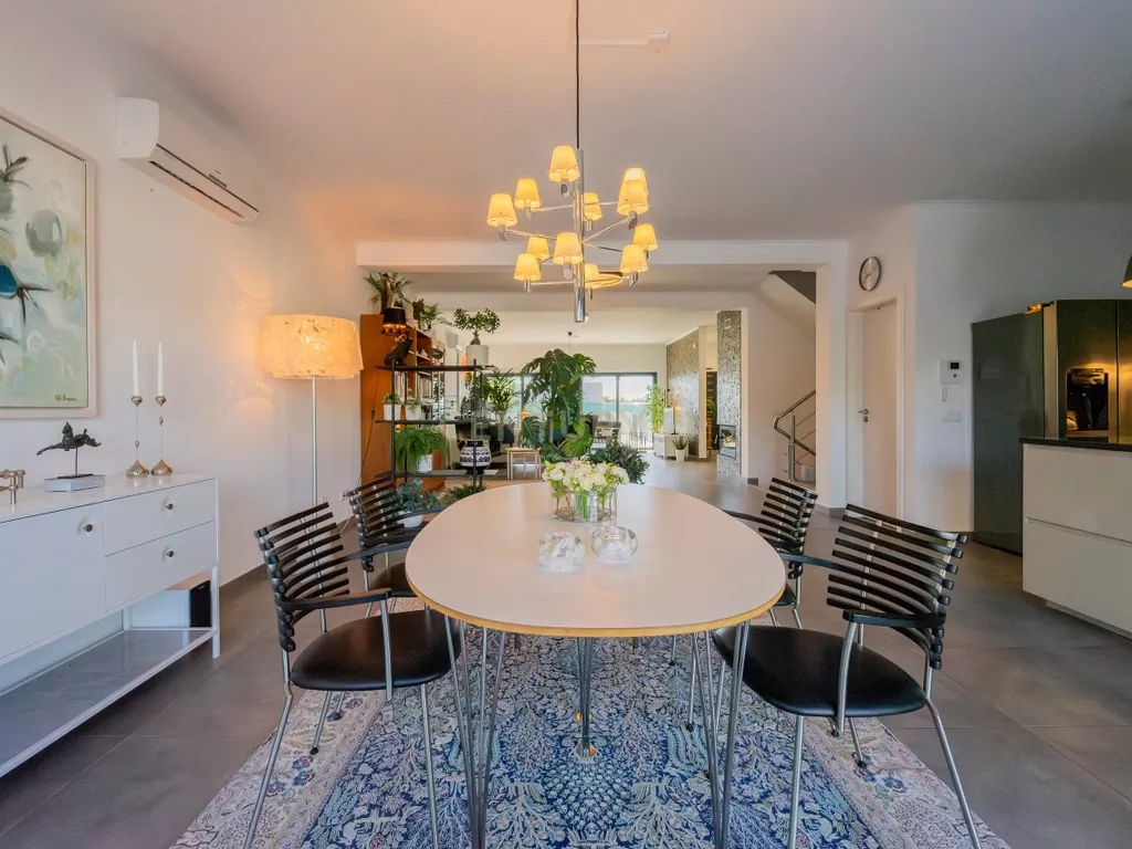 Moradia contemporânea com piscina, 4 suites, terraços amplos e vista até à ria, em Santa Luzia – Tavira - imagem 15