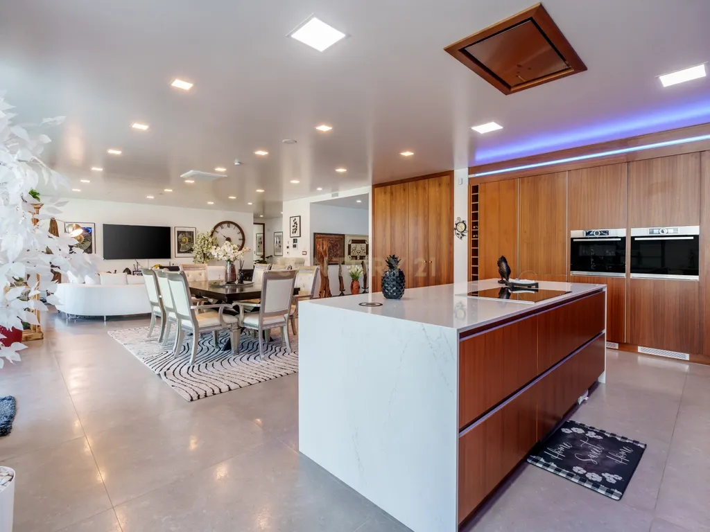 Moradia de Luxo em Lagos com Vista Mar, Piscina Aquecida e Rooftop Exclusivo - imagem 12