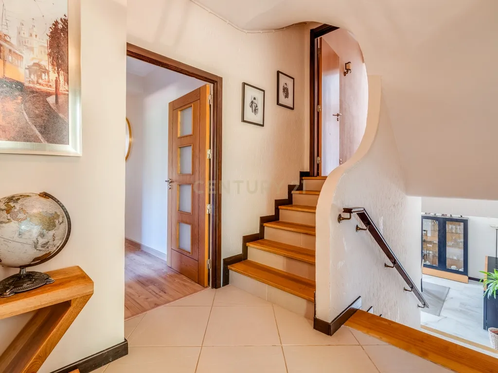 REFÚGIO EXCLUSIVO NA PENINA COM PISCINA, JARDIM E TERRENO - imagem 11
