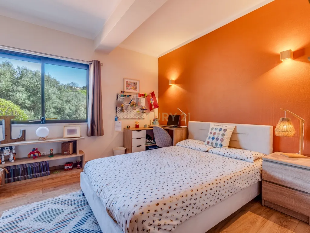REFÚGIO EXCLUSIVO NA PENINA COM PISCINA, JARDIM E TERRENO - imagem 12