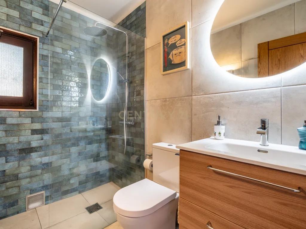 REFÚGIO EXCLUSIVO NA PENINA COM PISCINA, JARDIM E TERRENO - imagem 14