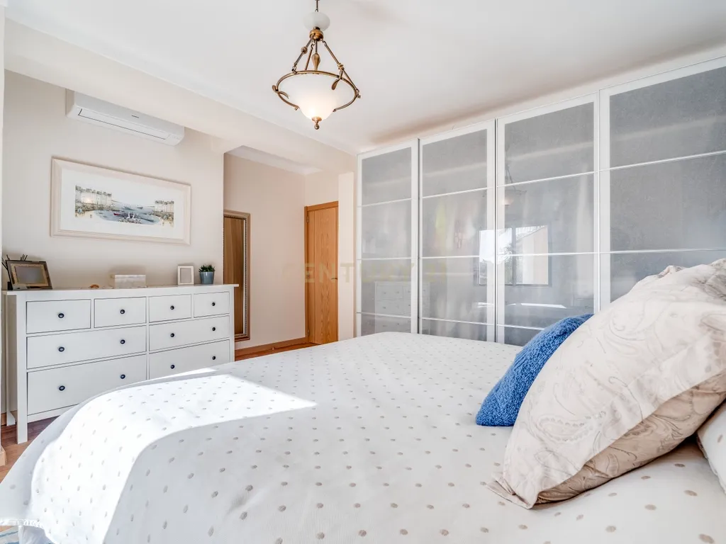 REFÚGIO EXCLUSIVO NA PENINA COM PISCINA, JARDIM E TERRENO - imagem 23