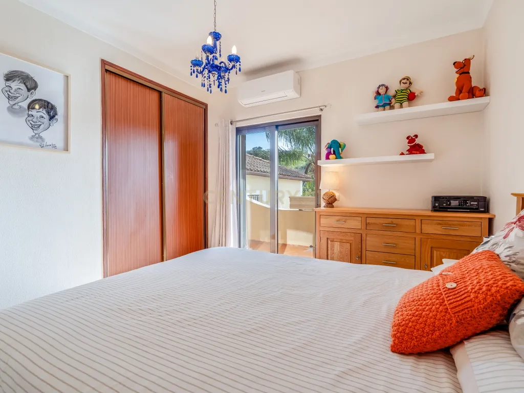 REFÚGIO EXCLUSIVO NA PENINA COM PISCINA, JARDIM E TERRENO - imagem 25