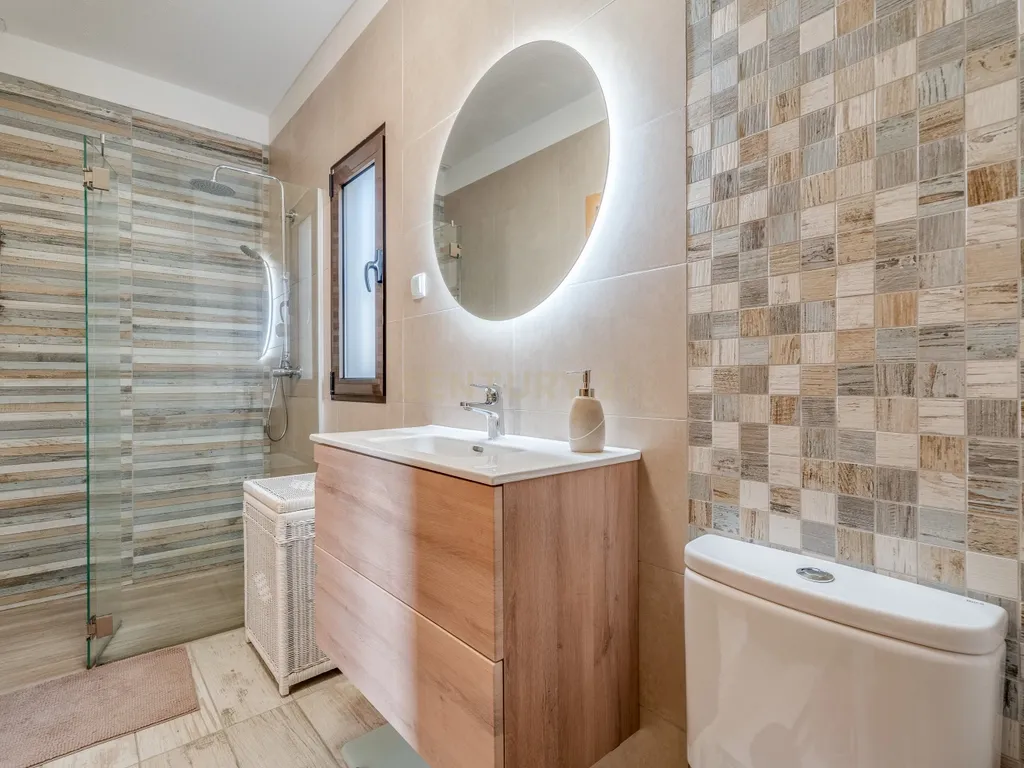 REFÚGIO EXCLUSIVO NA PENINA COM PISCINA, JARDIM E TERRENO - imagem 26