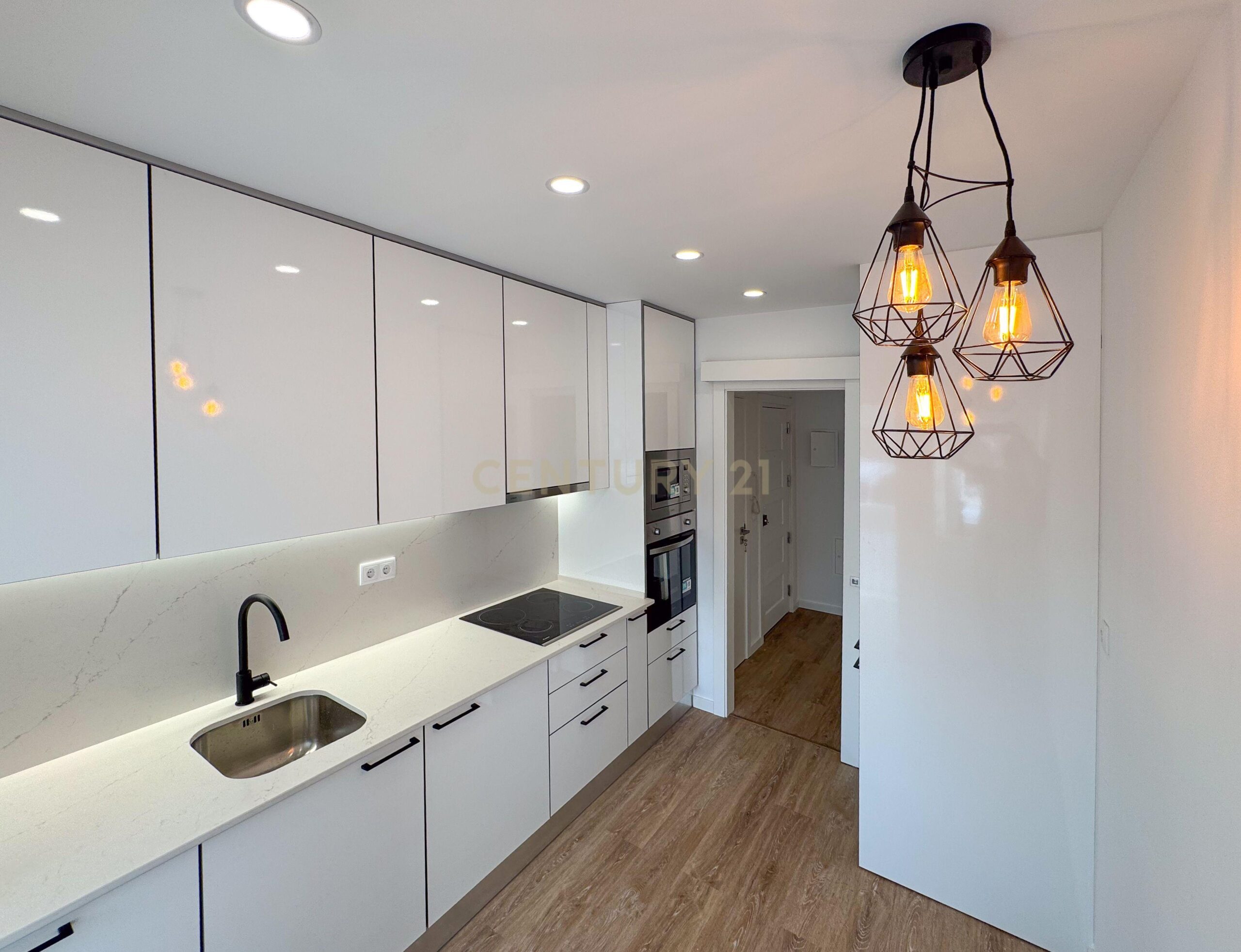 T1 Remodelado a Estrear na Parede | Cozinha Equipada | Excelente Localização - imagem 04