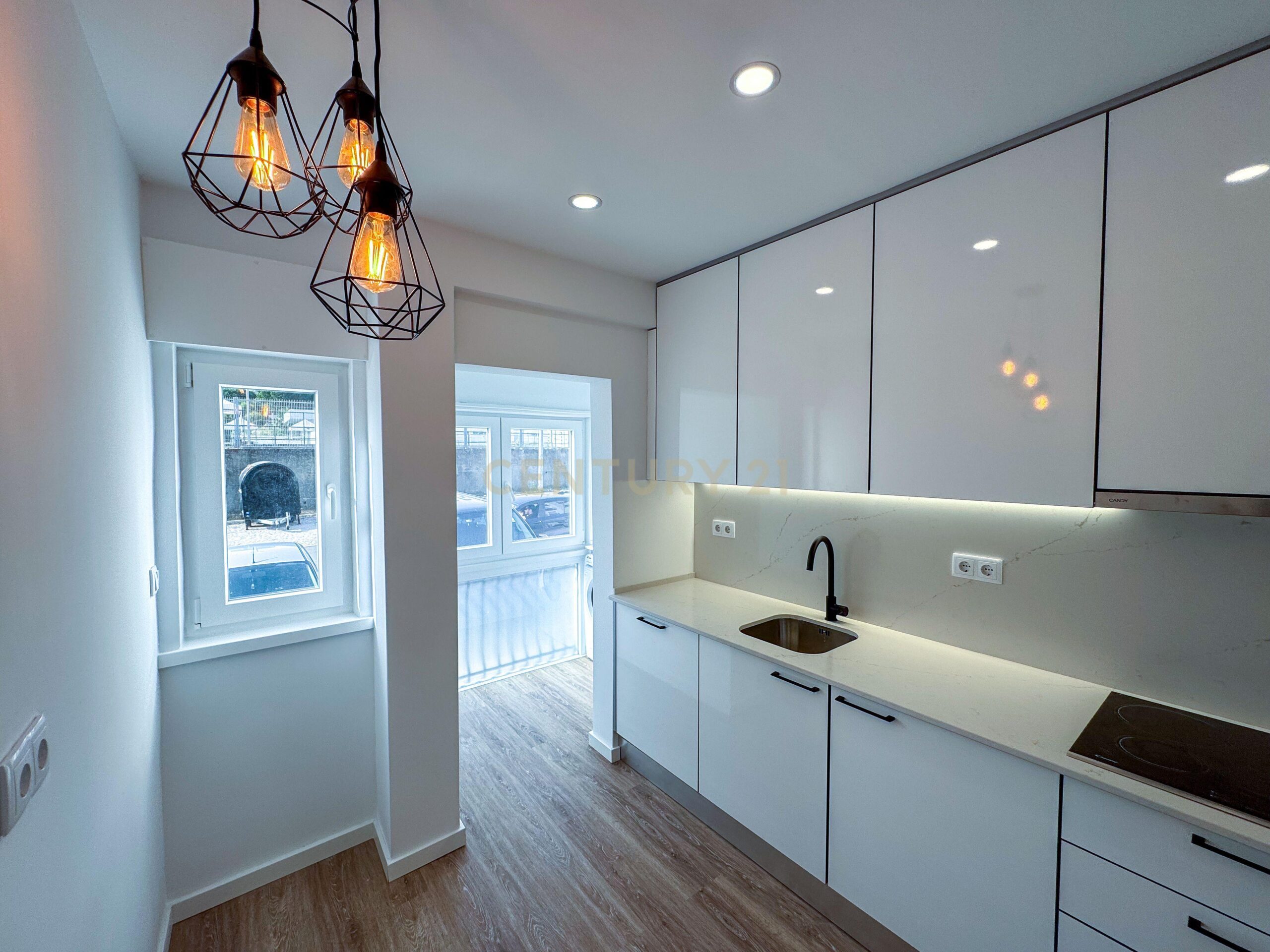 T1 Remodelado a Estrear na Parede | Cozinha Equipada | Excelente Localização - imagem 05