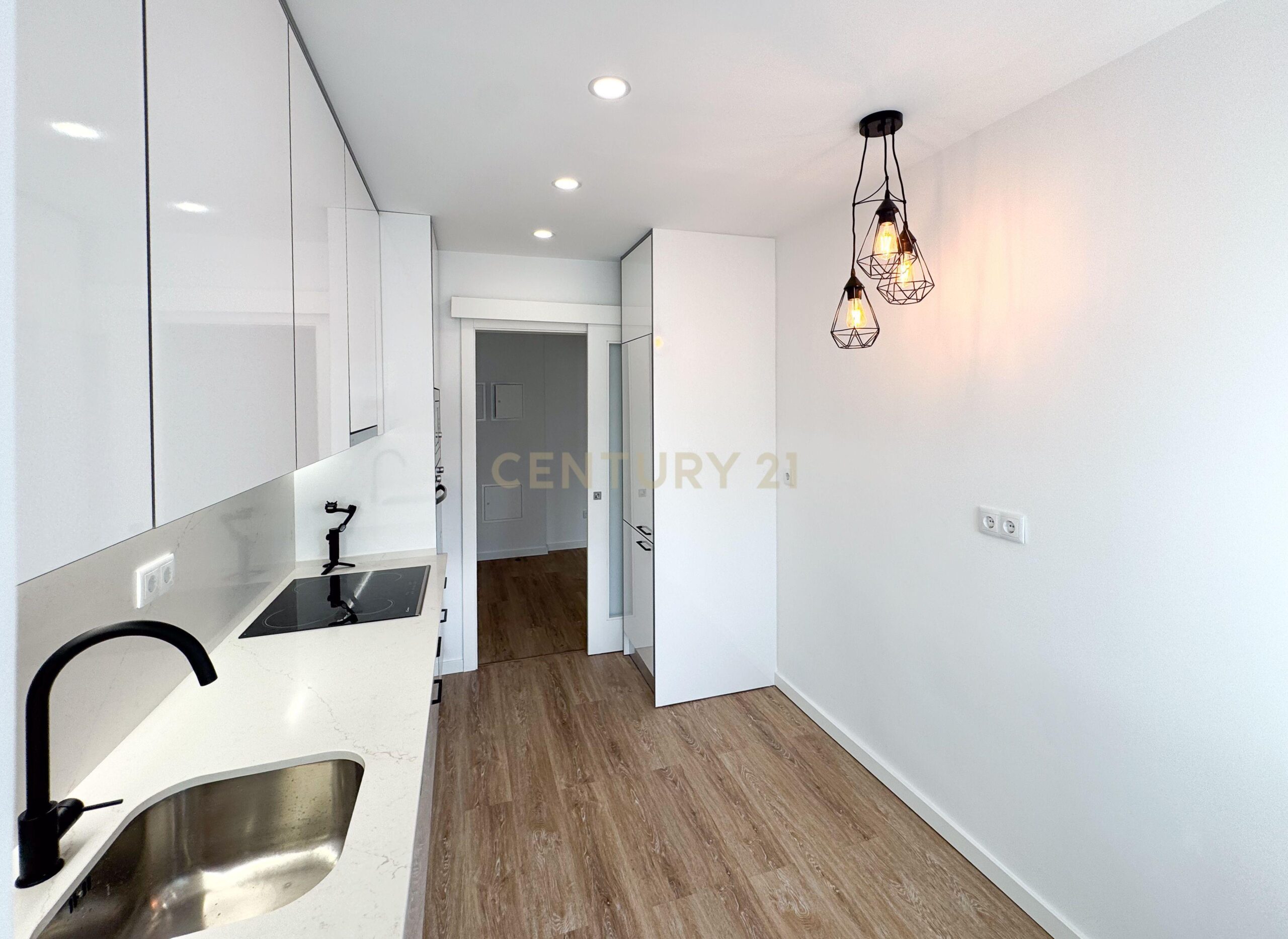 T1 Remodelado a Estrear na Parede | Cozinha Equipada | Excelente Localização - imagem 10