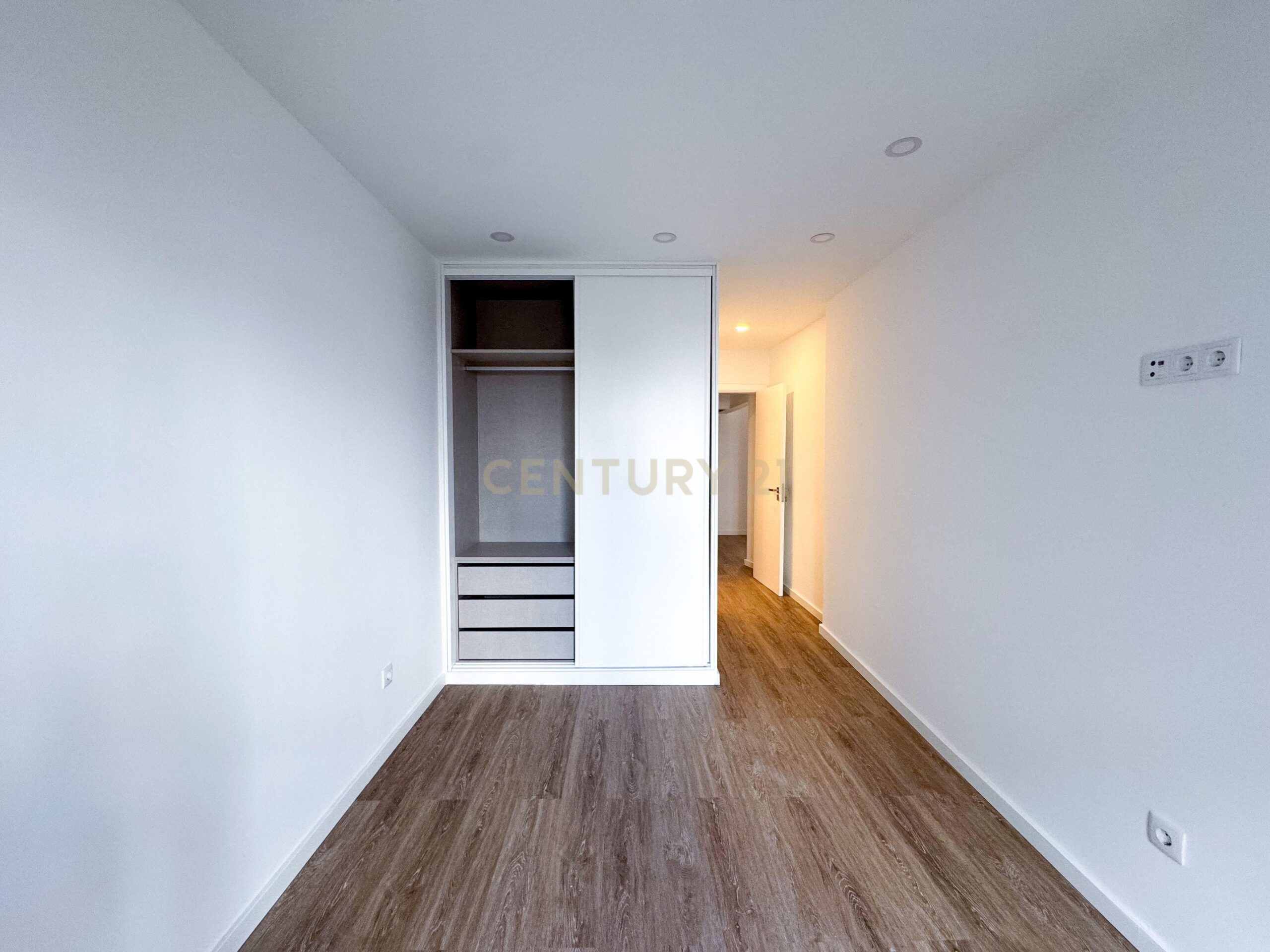 T1 Remodelado a Estrear na Parede | Cozinha Equipada | Excelente Localização - imagem 17