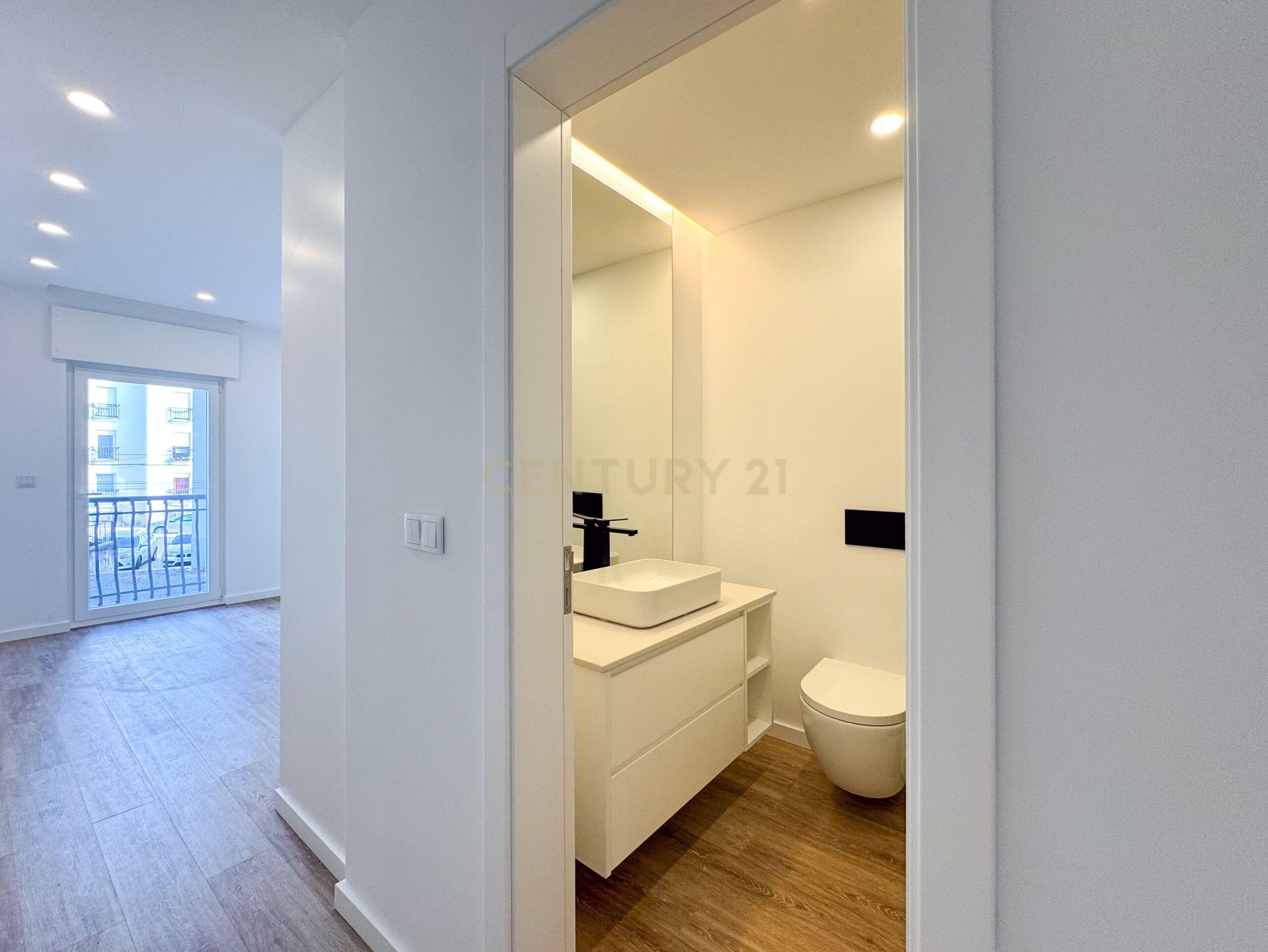 T1 Remodelado a Estrear na Parede | Cozinha Equipada | Excelente Localização - imagem 18