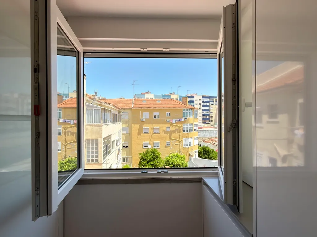 Apartamento T2+1 duplex remodelado na Cova da Piedade, Almada - imagem 4