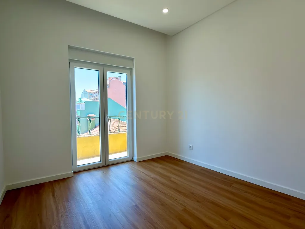Apartamento T2+1 duplex remodelado na Cova da Piedade, Almada - imagem 10