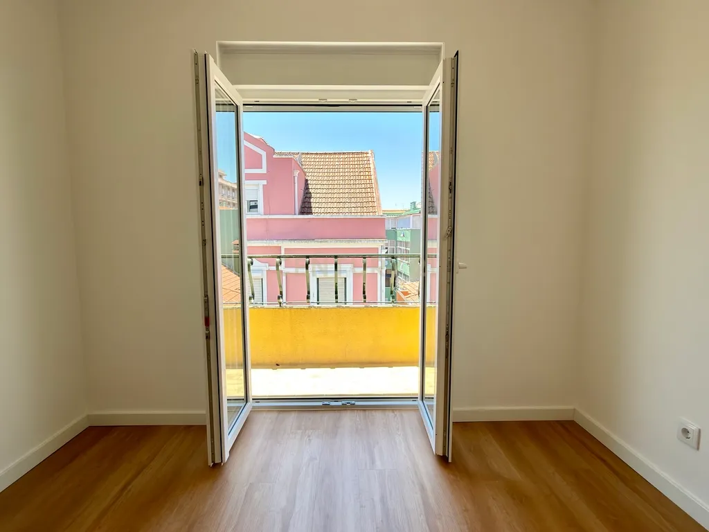 Apartamento T2+1 duplex remodelado na Cova da Piedade, Almada - imagem 11
