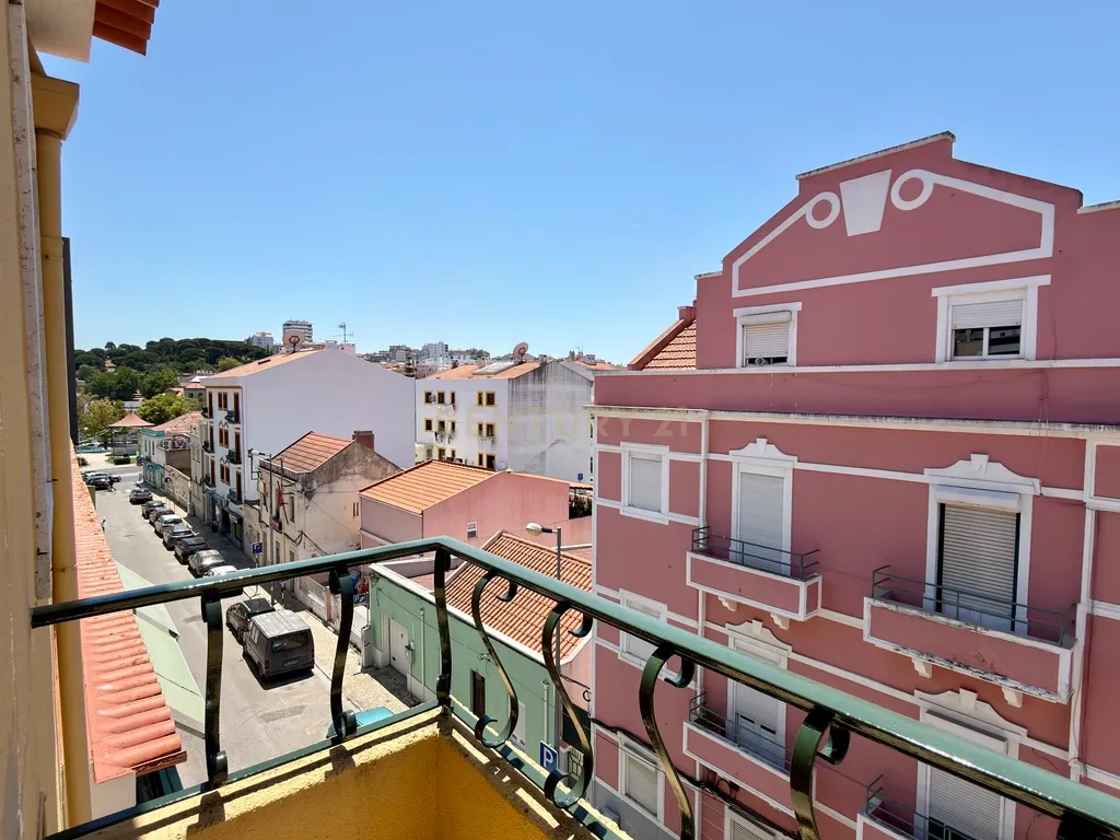 Apartamento T2+1 duplex remodelado na Cova da Piedade, Almada - imagem 13