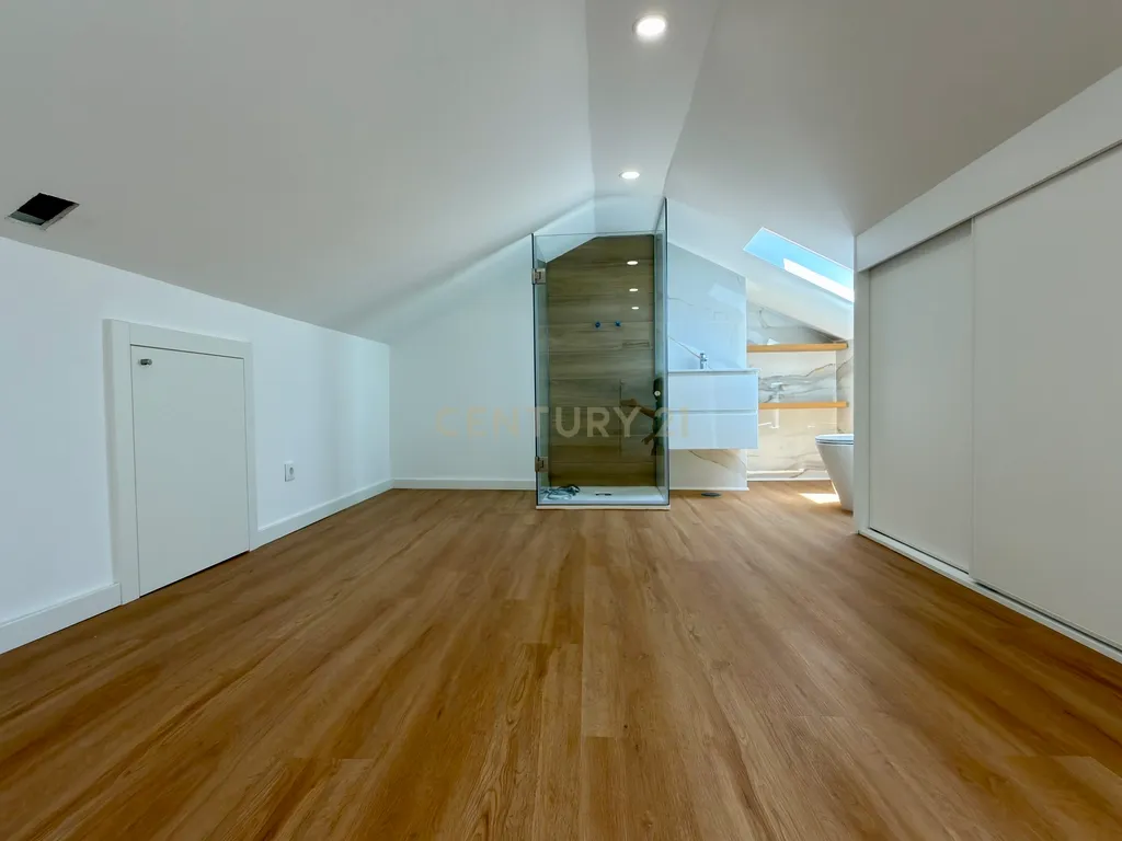 Apartamento T2+1 duplex remodelado na Cova da Piedade, Almada - imagem 19