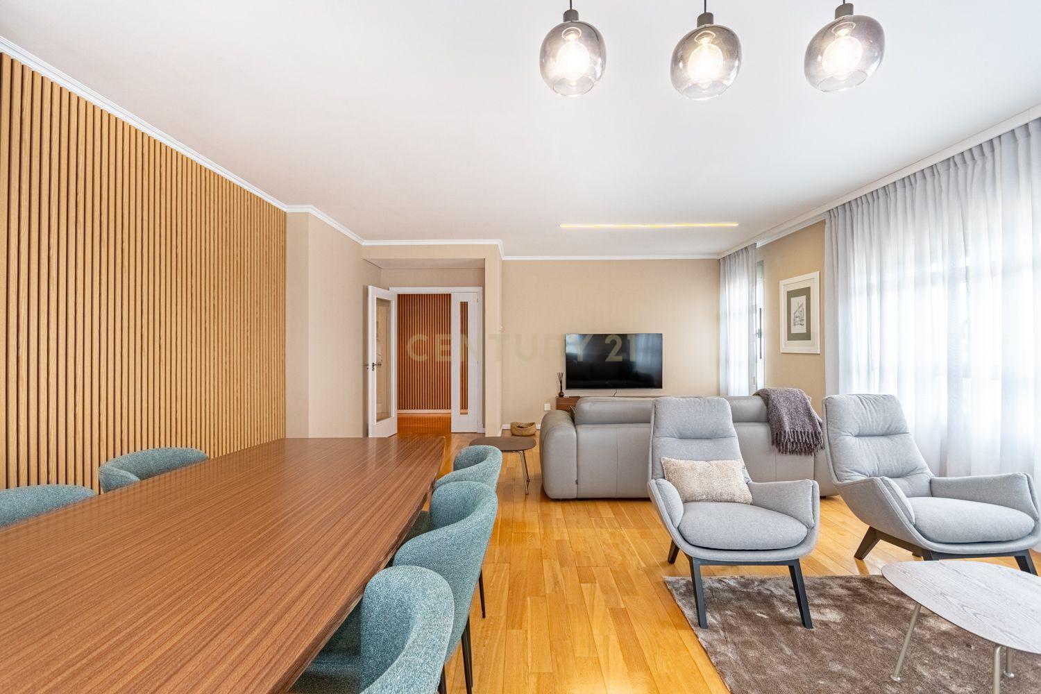 Apartamento T2 Twin Towers com Garagem - imagem 03