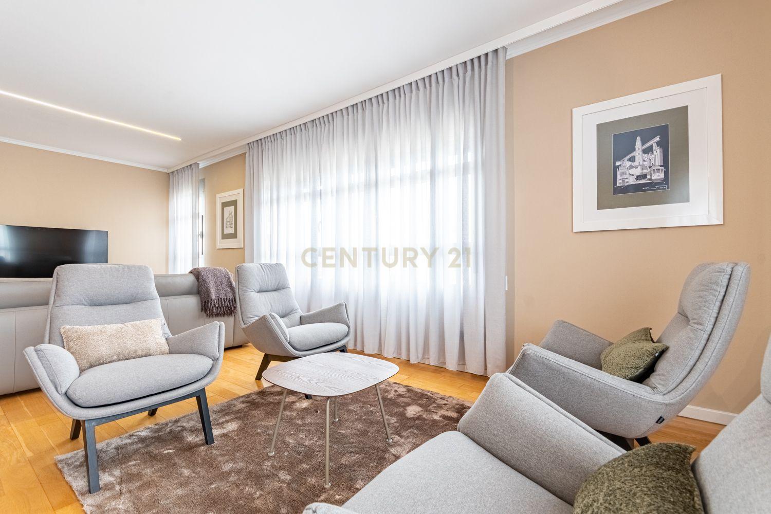 Apartamento T2 Twin Towers com Garagem - imagem 05
