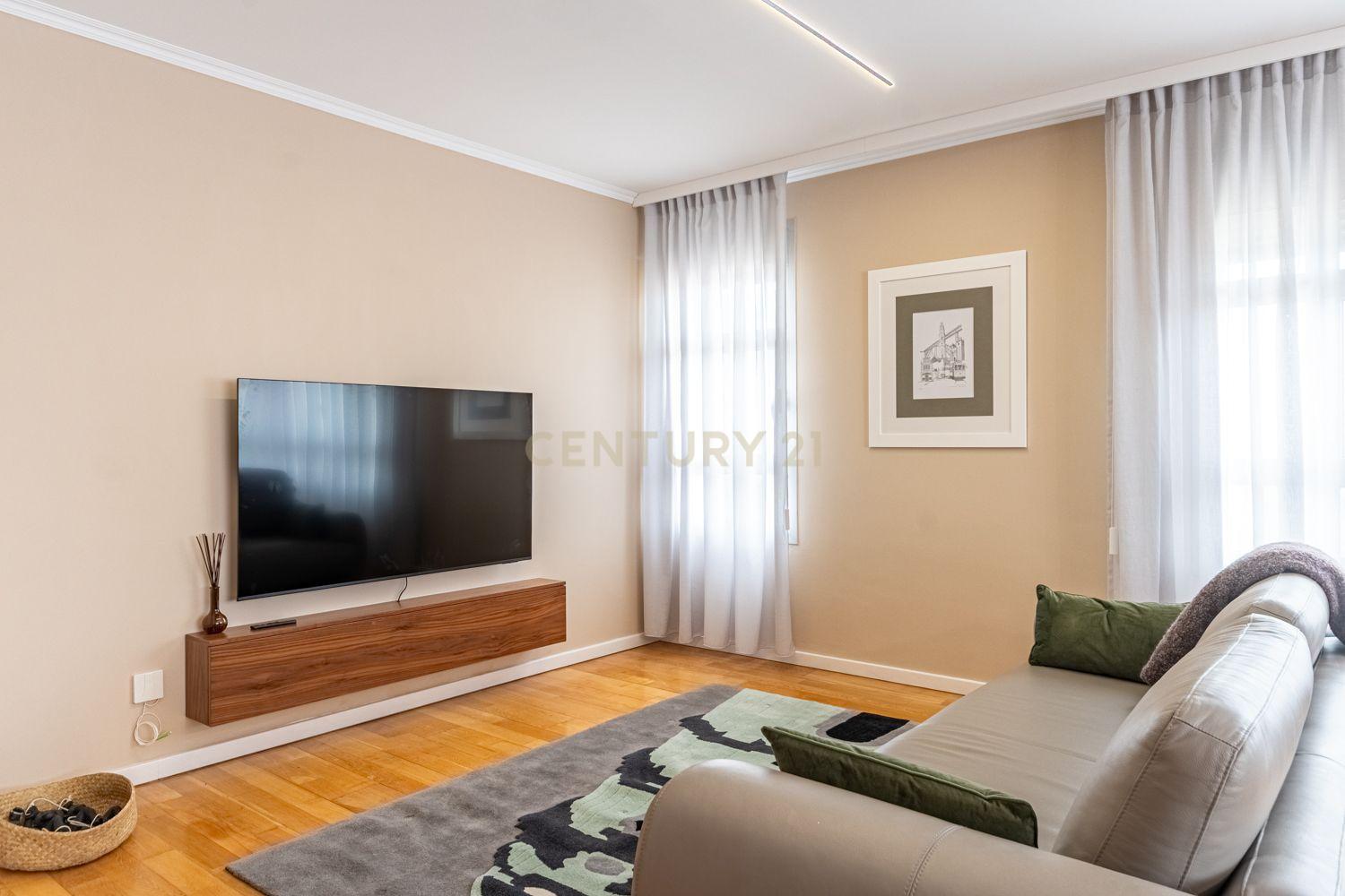 Apartamento T2 Twin Towers com Garagem - imagem 06