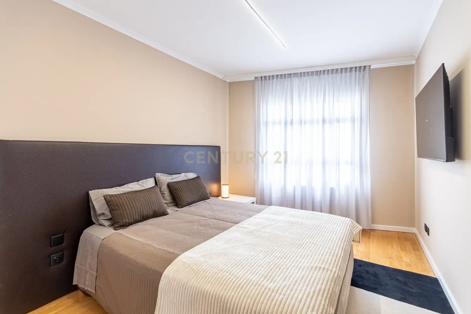 Apartamento T2 Twin Towers com Garagem - imagem 10