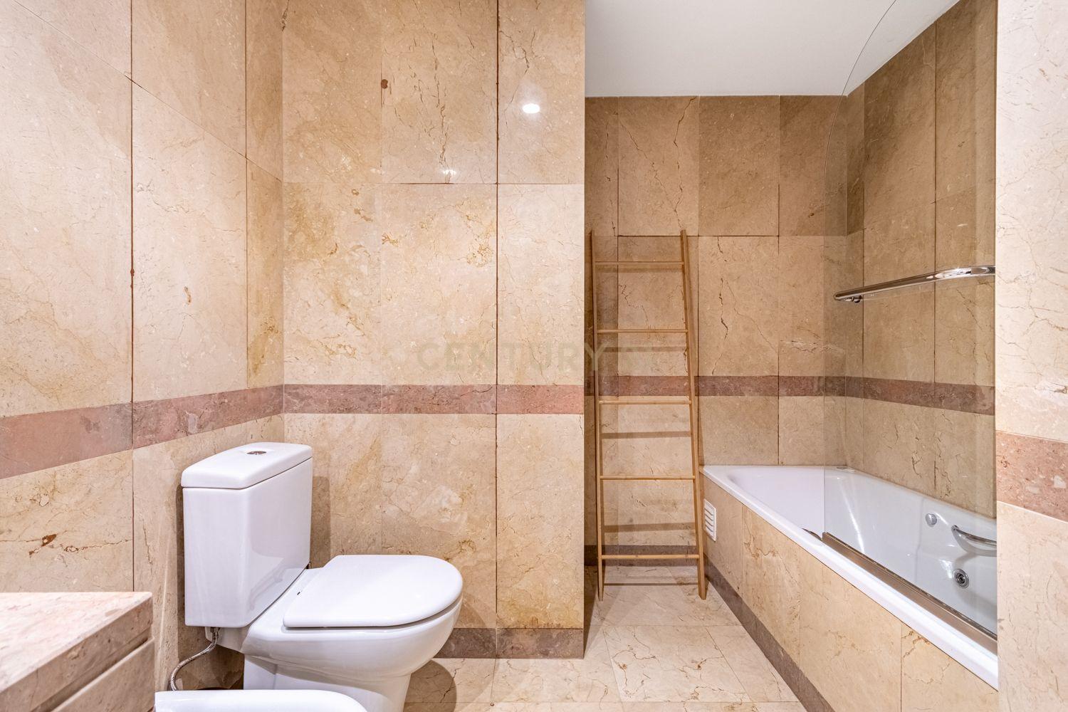 Apartamento T2 Twin Towers com Garagem - imagem 16